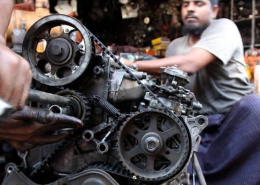 ဆီကြေး(ဂျီး) နံ့ပျယ်လာသည့် ကားဝပ်ရှော့များ