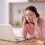 ငယ်ငယ်ရွယ်ရွယ်နဲ့ ခေါင်းခဏခဏကိုက်နေတာ ဘာကြောင့်လဲ