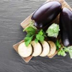 ခရမ်းသီးစားရင် အခွံချန်မထားပါနဲ့