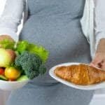 ကိုယ်ဝန်ဆောင်ချိန်မှာ အိပ်မပျော်တာကို သက်သာစေဖို့ စားပေးသင့်တာလေးများ