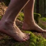 မြေကြီးဓာတ်လေး ယူပြီးလမ်းလျှောက်ကြည့်ပါ