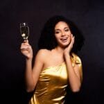 လေဒီလေးတွေ အရက်သောက်ရင် ဘာဖြစ်နိုင်လဲ!