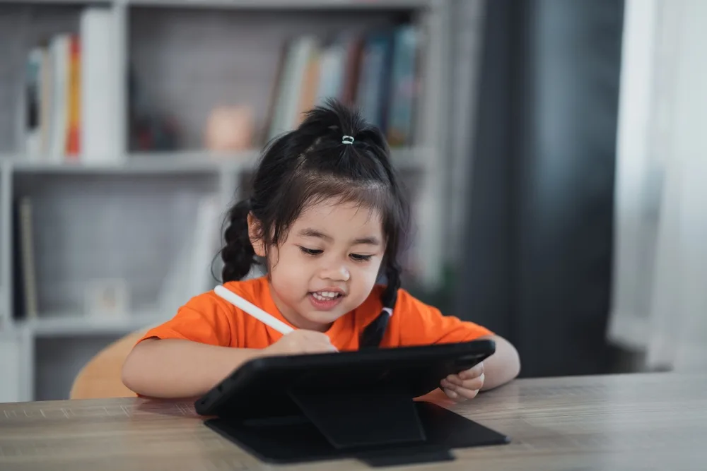 Screen Time လုံးဝမရှိတာက ဘေဘီလေးကို ထက်မြက်စေမယ်ဆိုတာ သေချာရဲ့လား!