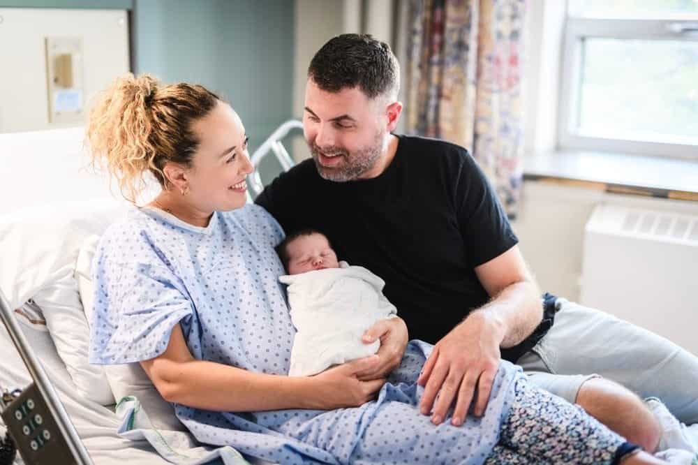 ဘေဘီလေးကို ခွဲမွေးတာနဲ့ ရိုးရိုးမွေးတာ ဘယ်အရာက ပိုကျန်းမာစေမလဲ!